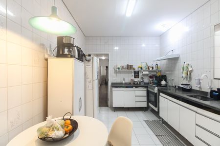 Casa à venda com 182m², 3 quartos e 2 vagas Casa à venda com 182m², 3 quartos e 2 vagasCozinha