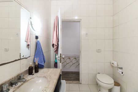 Casa à venda com 182m², 3 quartos e 2 vagas Casa à venda com 182m², 3 quartos e 2 vagasBanheiro