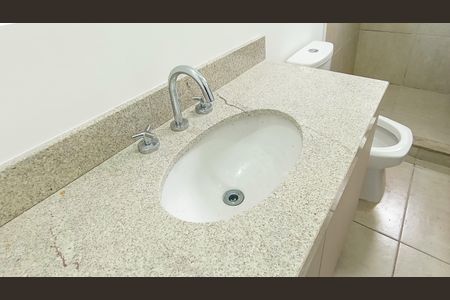 Apartamento para alugar com 120m², 2 quartos e 2 vagas Apartamento para alugar com 120m², 2 quartos e 2 vagasBanheiro da Suíte 2