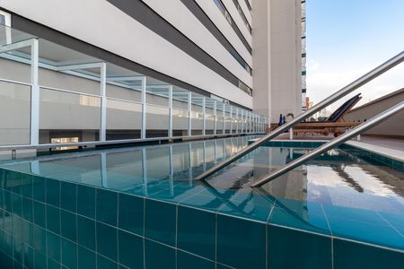 Apartamento à venda com 65m², 2 quartos e 1 vagaÁrea comum - Piscina