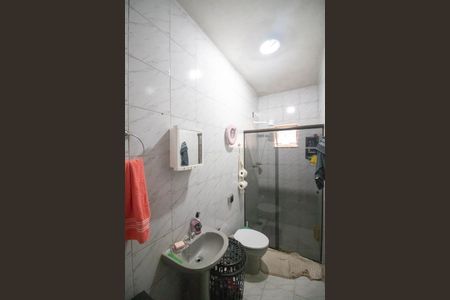 Casa à venda com 520m², 4 quartos e 3 vagasBanheiro Social da Casa Auxiliar