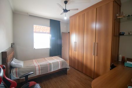 Casa à venda com 520m², 4 quartos e 3 vagasQuarto 2