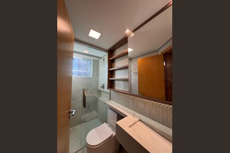 Banheiro da Suíte de apartamento à venda com 4 quartos, 111m² em Buritis, Belo Horizonte