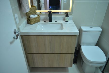 Apartamento à venda com 87m², 2 quartos e 2 vagasBanheiro Social