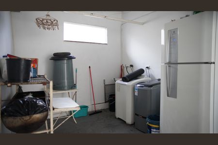 Casa à venda com 230m², 3 quartos e 2 vagasÁrea de Serviço