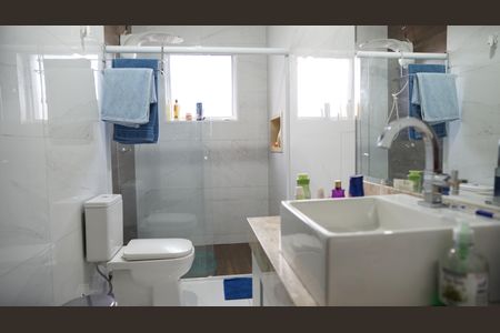 Casa à venda com 230m², 3 quartos e 2 vagasBanheiro social