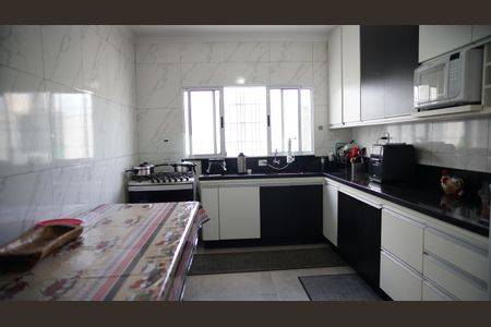 Casa à venda com 230m², 3 quartos e 2 vagasCozinha