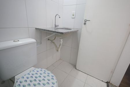 Apartamento para alugar com 59m², 2 quartos e 1 vaga Apartamento para alugar com 59m², 2 quartos e 1 vagaBanheiro social