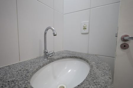 Apartamento para alugar com 59m², 2 quartos e 1 vaga Apartamento para alugar com 59m², 2 quartos e 1 vagaBanheiro social