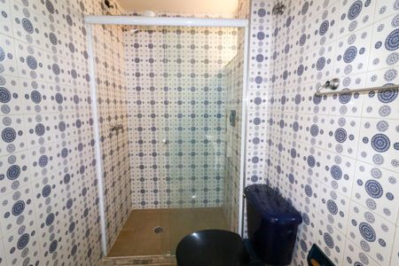 Banheiro de apartamento para alugar com 2 quartos, 72m² em Vila Itapura, Campinas