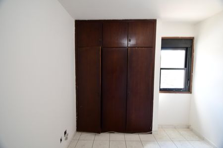 Quarto 1 de apartamento para alugar com 2 quartos, 72m² em Vila Itapura, Campinas