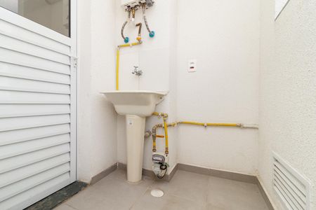 Apartamento para alugar com 43m², 2 quartos e sem vaga Apartamento para alugar com 43m², 2 quartos e sem vagaÁrea de Serviço