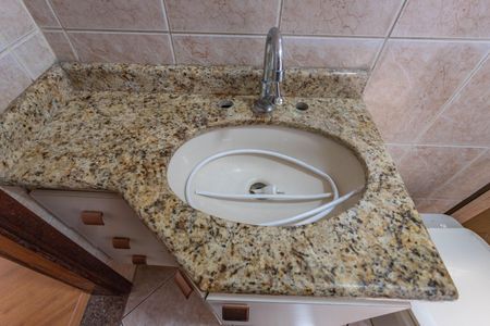 Casa à venda com 343m², 5 quartos e 3 vagasCasa 1 - Banheiro social 