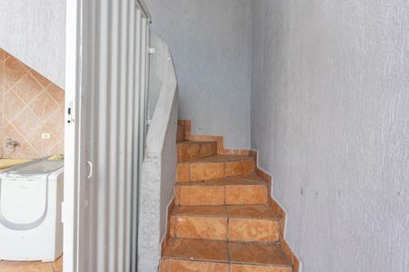 Casa à venda com 343m², 5 quartos e 3 vagasCasa 1 - escada para área de lazer 