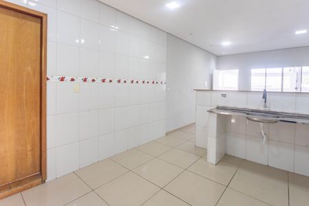 Casa à venda com 343m², 5 quartos e 3 vagasCasa 2 - Cozinha 