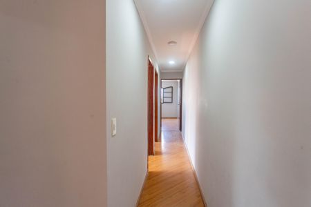Casa à venda com 343m², 5 quartos e 3 vagasCasa 1 - corredor 