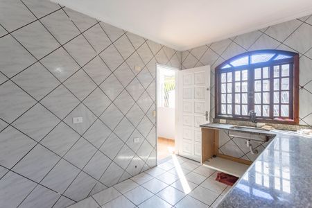 Casa à venda com 343m², 5 quartos e 3 vagasCasa 1 - Cozinha 
