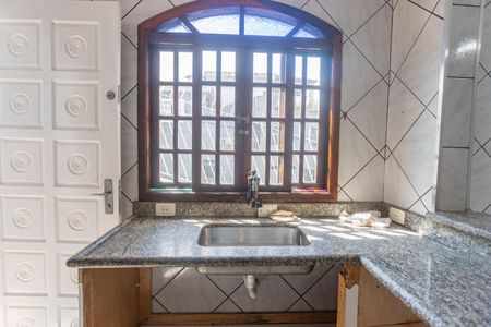 Casa à venda com 343m², 5 quartos e 3 vagasCasa 1 - Cozinha 