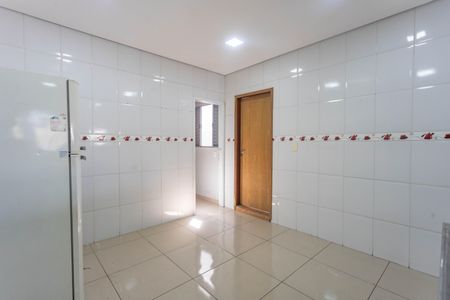 Casa à venda com 343m², 5 quartos e 3 vagasCasa 2 - Cozinha 