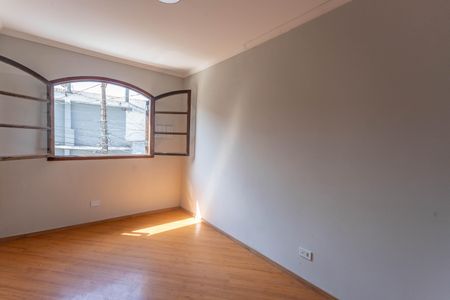 Casa 1 - Quarto de casa para alugar com 5 quartos, 343m² em Taboão, Diadema