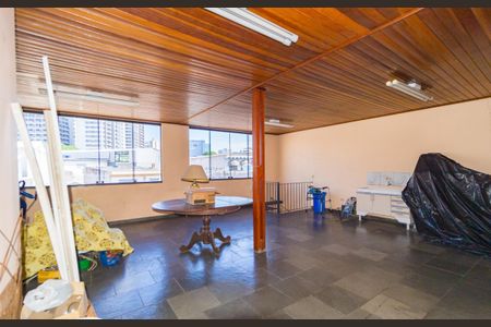 Casa à venda com 250m², 5 quartos e 3 vagasSótão