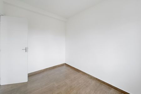 Quarto 2 de apartamento para alugar com 2 quartos, 46m² em Jardim Ismenia, São José dos Campos