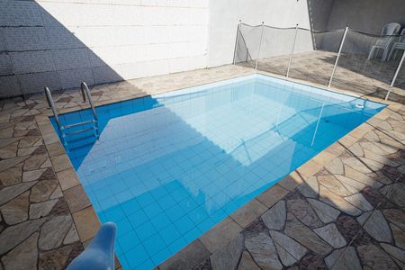 Casa para alugar com 130m², 2 quartos e 3 vagas Casa para alugar com 130m², 2 quartos e 3 vagasPiscina