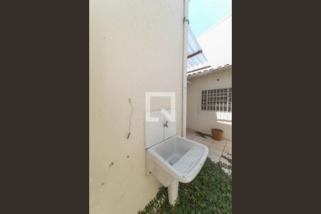 Casa à venda com 95m², 3 quartos e 1 vaga