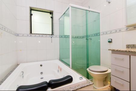 Casa à venda com 260m², 3 quartos e 5 vagasBanheiro da Suíte