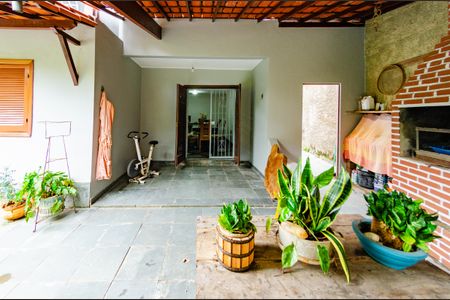 Casa à venda com 337m², 5 quartos e 3 vagasÁrea comum - Churrasqueira