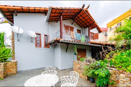 Casa à venda com 337m², 5 quartos e 3 vagasÁrea Externa