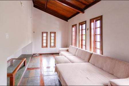 Casa à venda com 337m², 5 quartos e 3 vagasSala 2