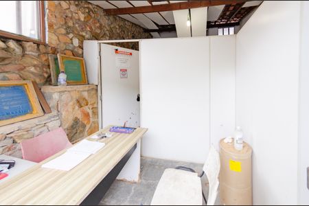 Casa à venda com 337m², 5 quartos e 3 vagasDeposito