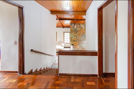 Casa à venda com 337m², 5 quartos e 3 vagasCorredor