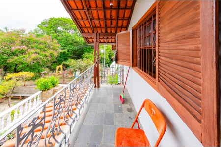 Casa à venda com 337m², 5 quartos e 3 vagasVaranda do Quarto 2