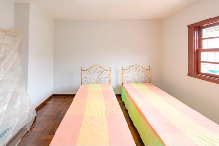 Casa à venda com 337m², 5 quartos e 3 vagasQuarto 1