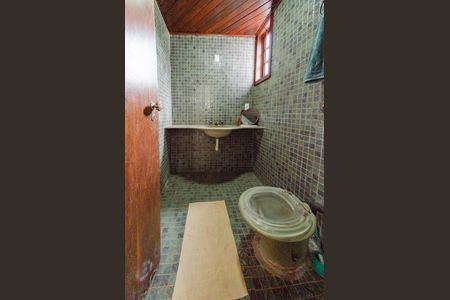 Casa à venda com 337m², 5 quartos e 3 vagasLavabo