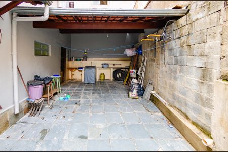 Casa à venda com 337m², 5 quartos e 3 vagasÁrea de Serviço