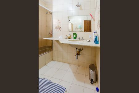 Casa à venda com 337m², 5 quartos e 3 vagasBanheiro Social