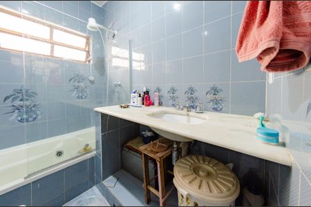 Casa à venda com 337m², 5 quartos e 3 vagasBanheiro da Suíte