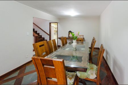 Casa à venda com 337m², 5 quartos e 3 vagasSala de jantar