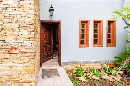 Casa à venda com 337m², 5 quartos e 3 vagasÁrea Externa