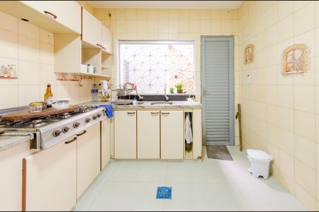 Casa à venda com 337m², 5 quartos e 3 vagasCozinha