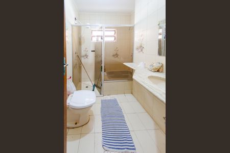 Casa à venda com 337m², 5 quartos e 3 vagasBanheiro Social