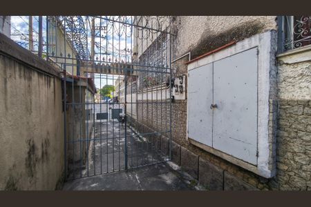 Apartamento à venda com 100m², 2 quartos e sem vagaFachada e portaria