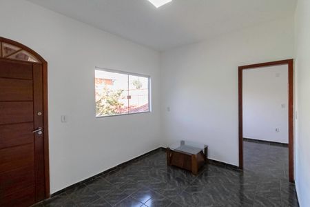 Sala 1 de casa para alugar com 3 quartos, 100m² em Ressaca, Contagem