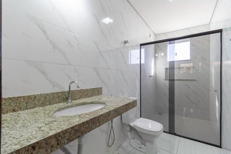 Casa à venda com 100m², 3 quartos e 1 vaga Casa à venda com 100m², 3 quartos e 1 vagaBanheiro social