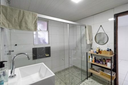 Apartamento à venda com 124m², 2 quartos e 1 vaga Apartamento à venda com 124m², 2 quartos e 1 vagaBanheiro Social