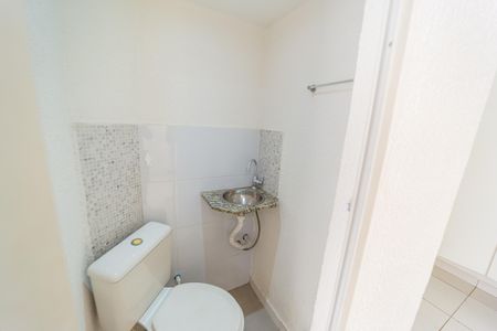 Casa de condomínio à venda com 82m², 2 quartos e 1 vagaBanheiro de Serviço