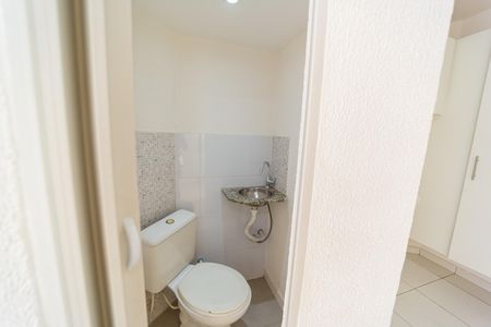 Casa de condomínio à venda com 82m², 2 quartos e 1 vagaBanheiro de Serviço